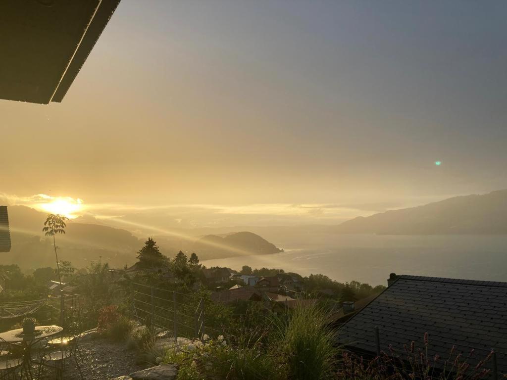Moderne Unterkunft Mit Panoramablick Auf Thunersee Krattigen ภายนอก รูปภาพ